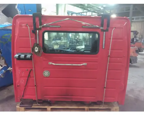 VOLVO VNL CAB