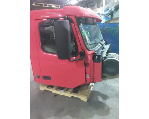 VOLVO VNL CAB