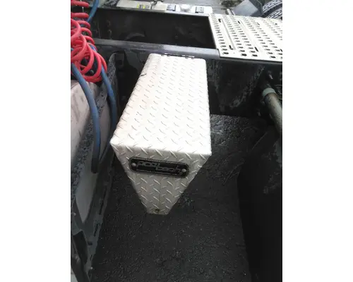 VOLVO VNL CHAIN HANGER