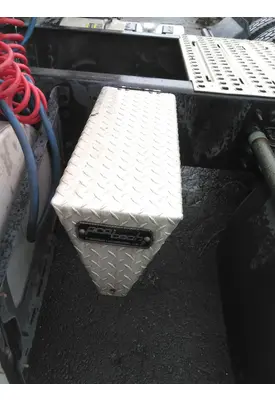 VOLVO VNL CHAIN HANGER