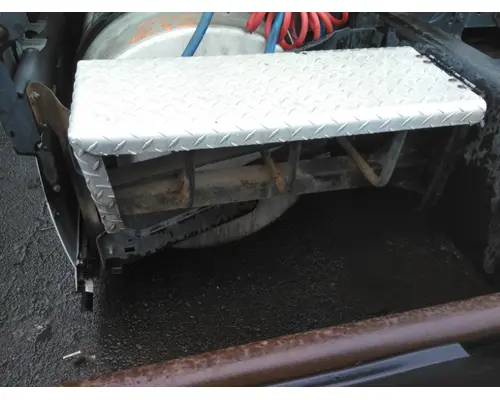 VOLVO VNL CHAIN HANGER