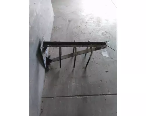 VOLVO VNL CHAIN HANGER