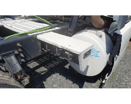 VOLVO VNL CHAIN HANGER