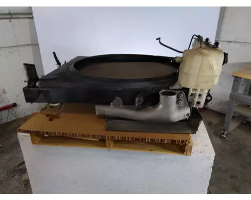 VOLVO VNL COOLING ASSEMBLY (RAD, COND, ATAAC)