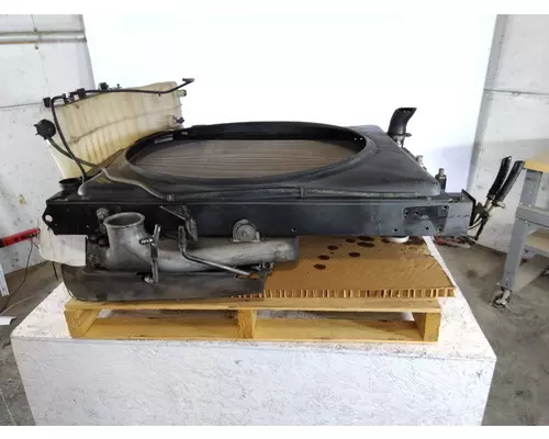 VOLVO VNL COOLING ASSEMBLY (RAD, COND, ATAAC)