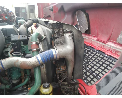 VOLVO VNL COOLING ASSEMBLY (RAD, COND, ATAAC)