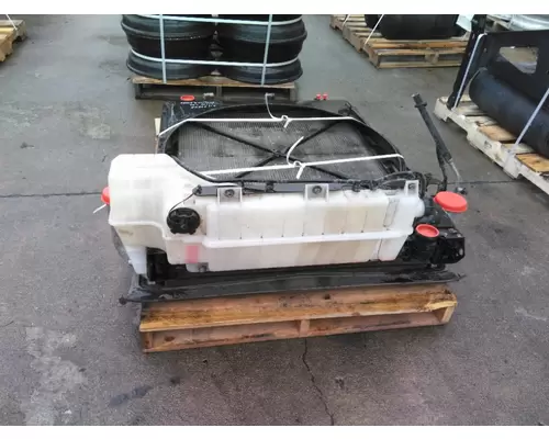 VOLVO VNL COOLING ASSEMBLY (RAD, COND, ATAAC)