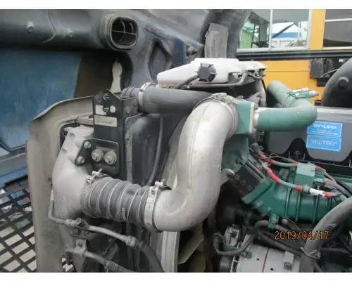 VOLVO VNL COOLING ASSEMBLY (RAD, COND, ATAAC)