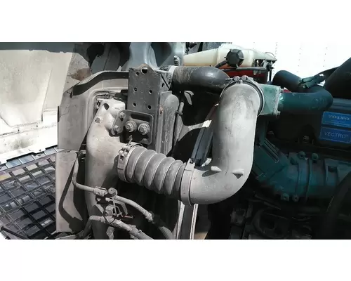 VOLVO VNL COOLING ASSEMBLY (RAD, COND, ATAAC)