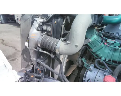 VOLVO VNL COOLING ASSEMBLY (RAD, COND, ATAAC)