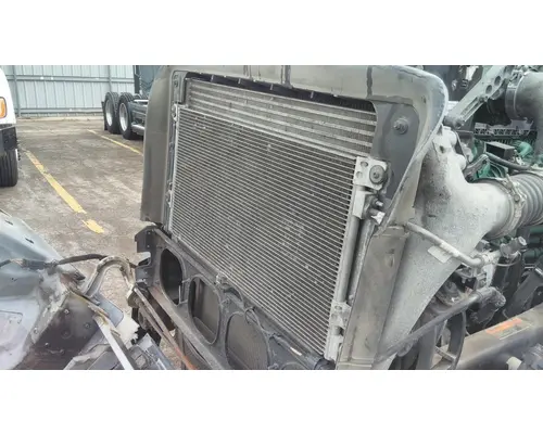 VOLVO VNL COOLING ASSEMBLY (RAD, COND, ATAAC)