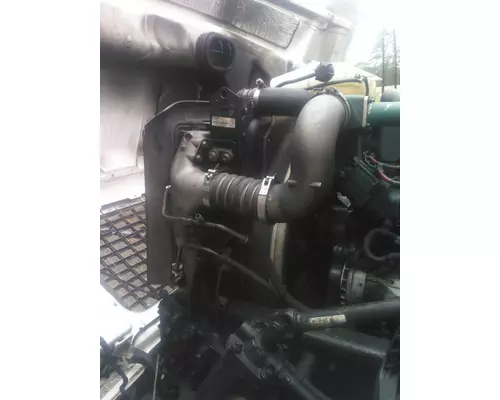 VOLVO VNL COOLING ASSEMBLY (RAD, COND, ATAAC)