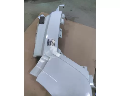 VOLVO VNL COWL