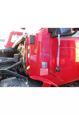 VOLVO VNL COWL
