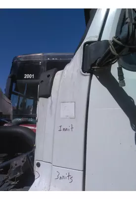 VOLVO VNL COWL