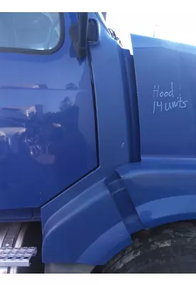 VOLVO VNL COWL
