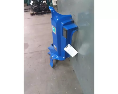 VOLVO VNL COWL