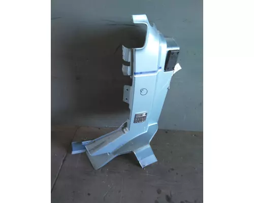 VOLVO VNL COWL