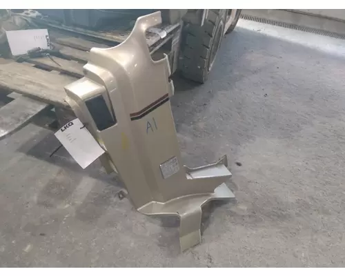 VOLVO VNL COWL