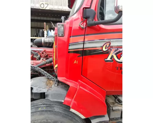 VOLVO VNL COWL