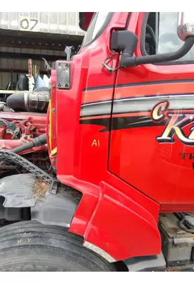 VOLVO VNL COWL