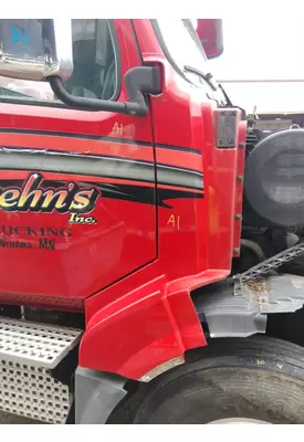 VOLVO VNL COWL