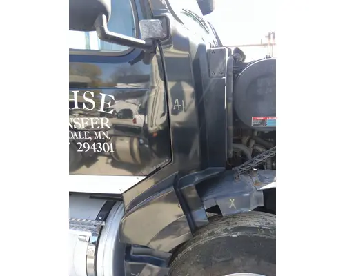 VOLVO VNL COWL