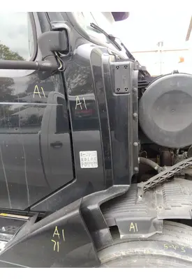 VOLVO VNL COWL