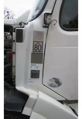 VOLVO VNL COWL