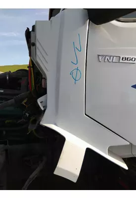 VOLVO VNL COWL