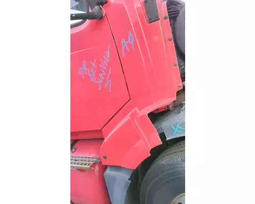 VOLVO VNL COWL