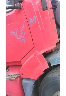VOLVO VNL COWL
