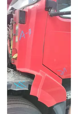 VOLVO VNL COWL