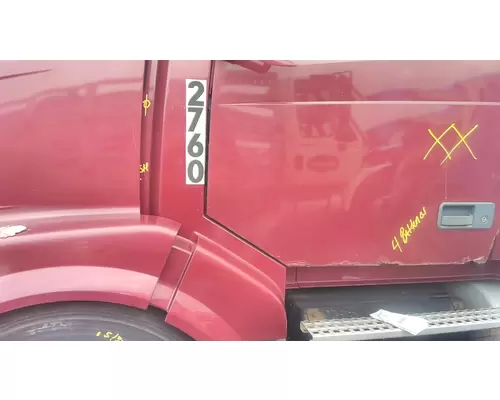 VOLVO VNL COWL