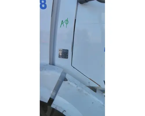 VOLVO VNL COWL