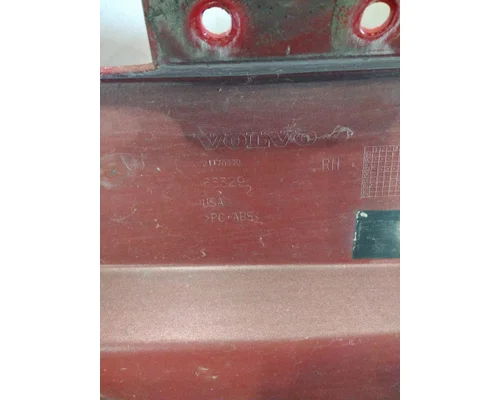 VOLVO VNL COWL
