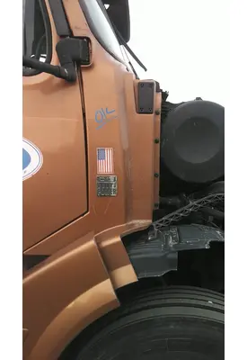VOLVO VNL COWL