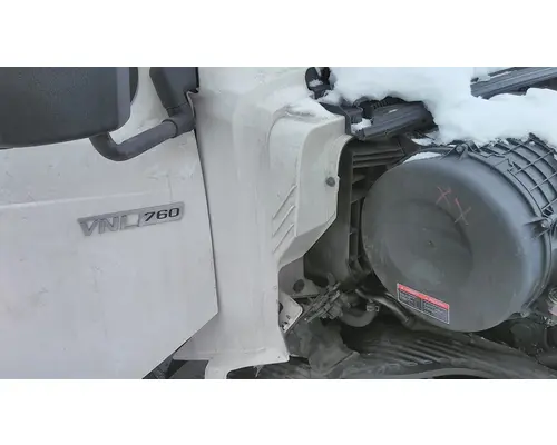 VOLVO VNL COWL