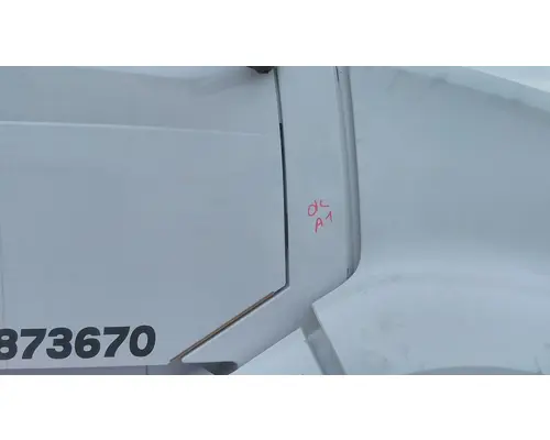VOLVO VNL COWL