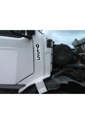 VOLVO VNL COWL