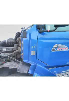 VOLVO VNL COWL