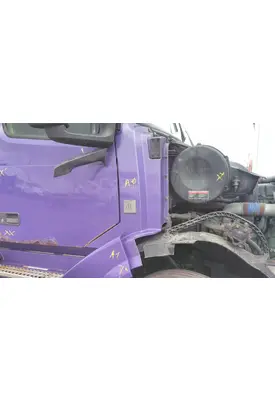 VOLVO VNL COWL