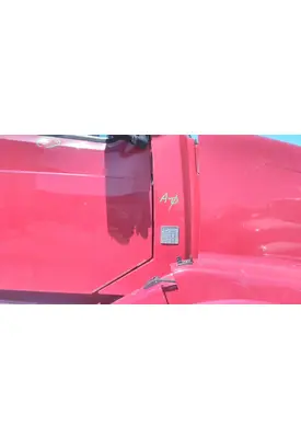 VOLVO VNL COWL