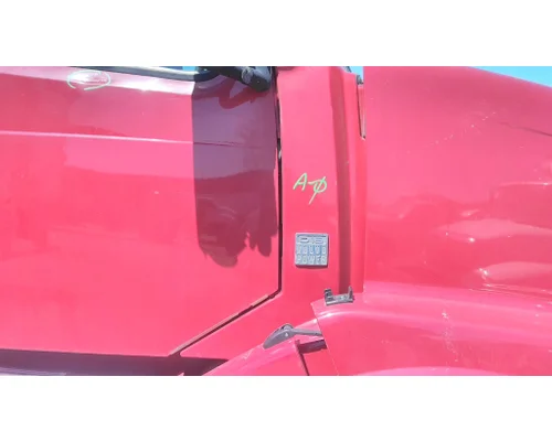 VOLVO VNL COWL