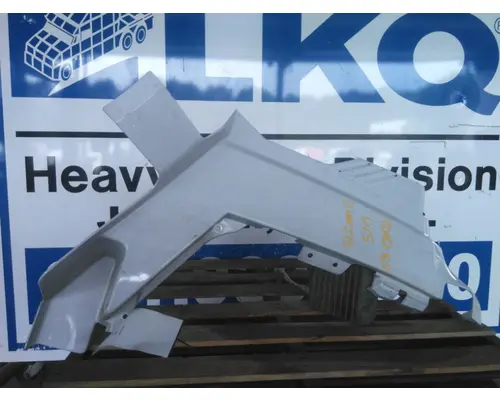 VOLVO VNL COWL