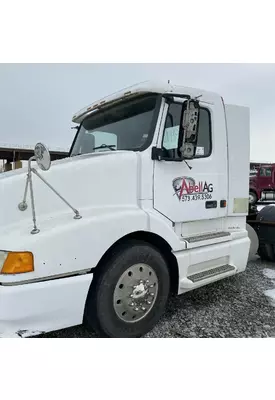 VOLVO VNL Cab Assembly