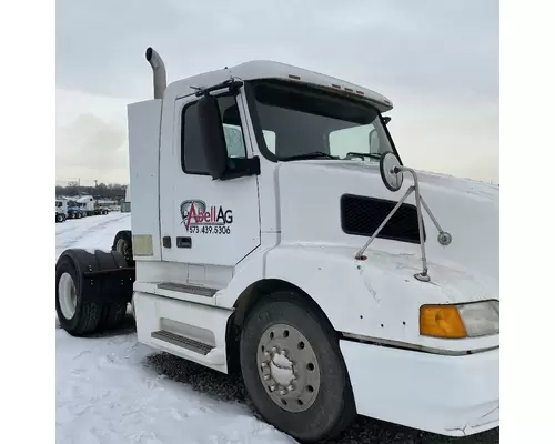 VOLVO VNL Cab Assembly