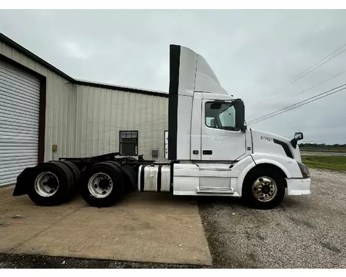 VOLVO VNL Cab Assembly