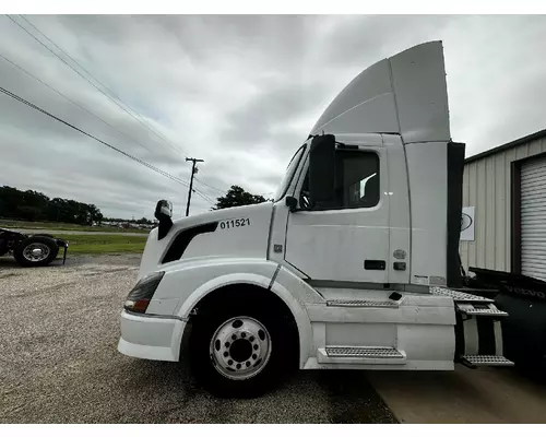 VOLVO VNL Cab Assembly