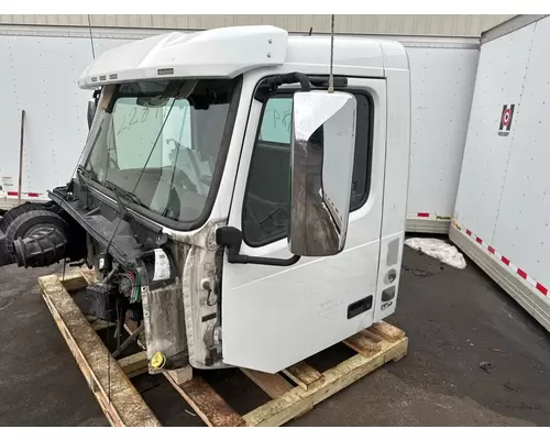 VOLVO VNL Cab Assembly